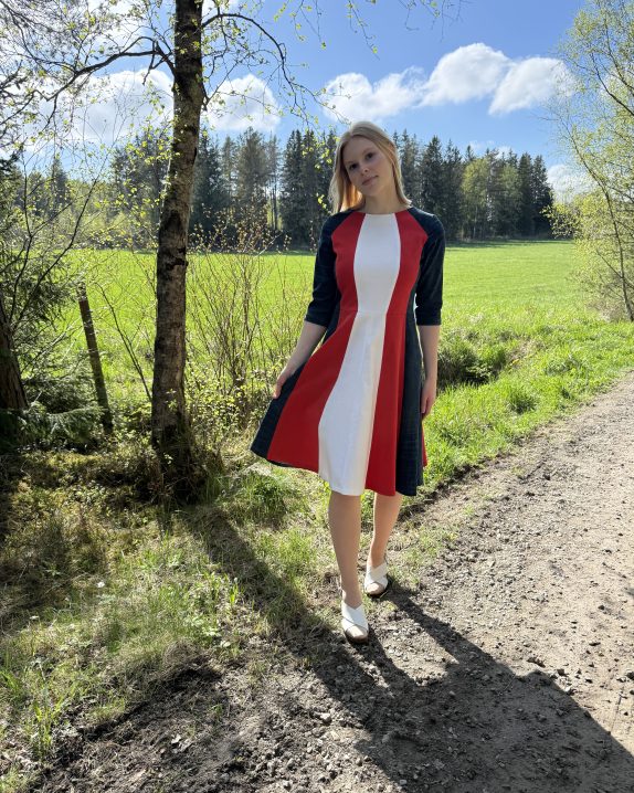 Uniikki Unelma-kierrätysfarkkumekko, koko S